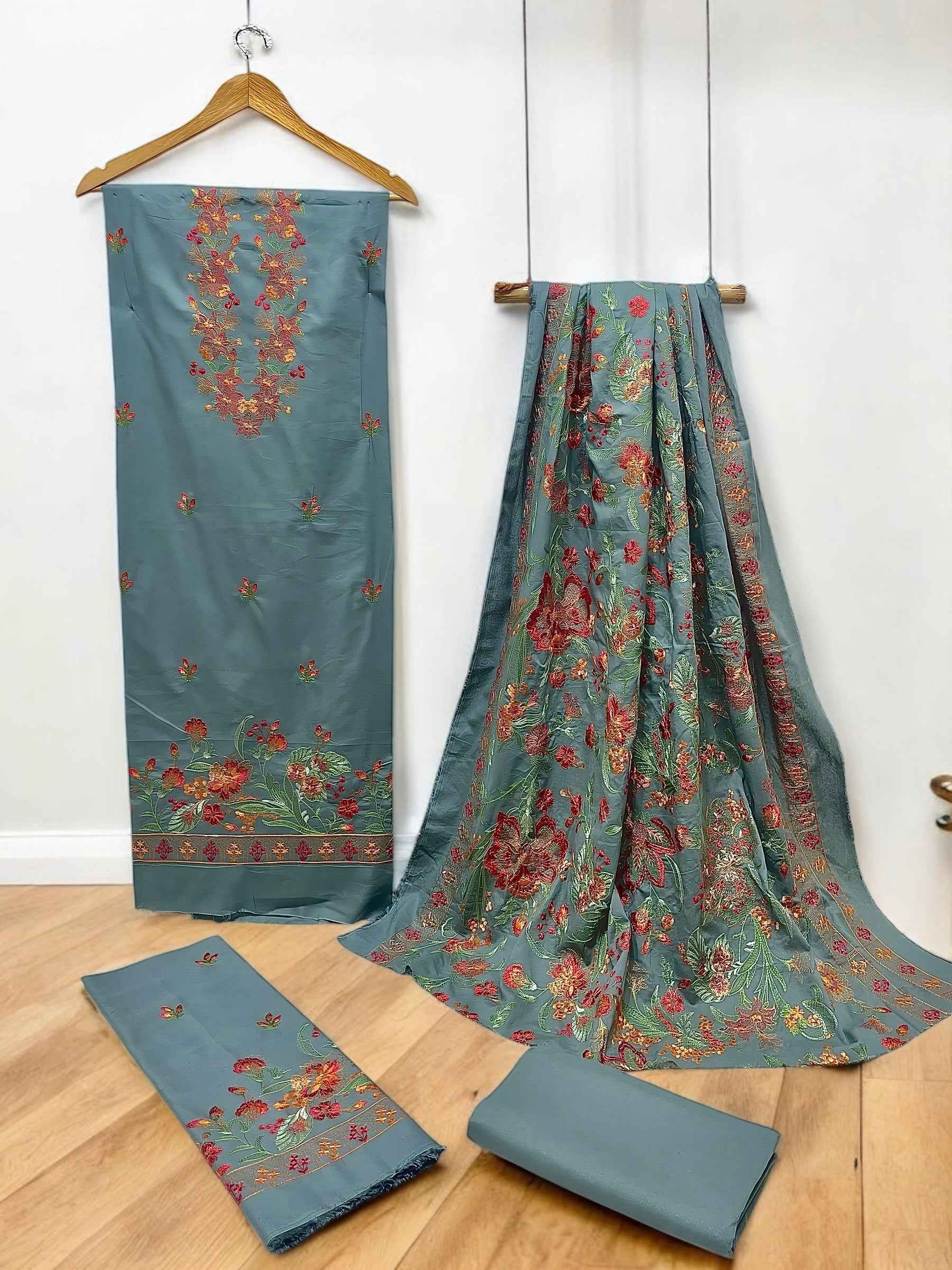 Bareeze | Luxury Emb | Karandi