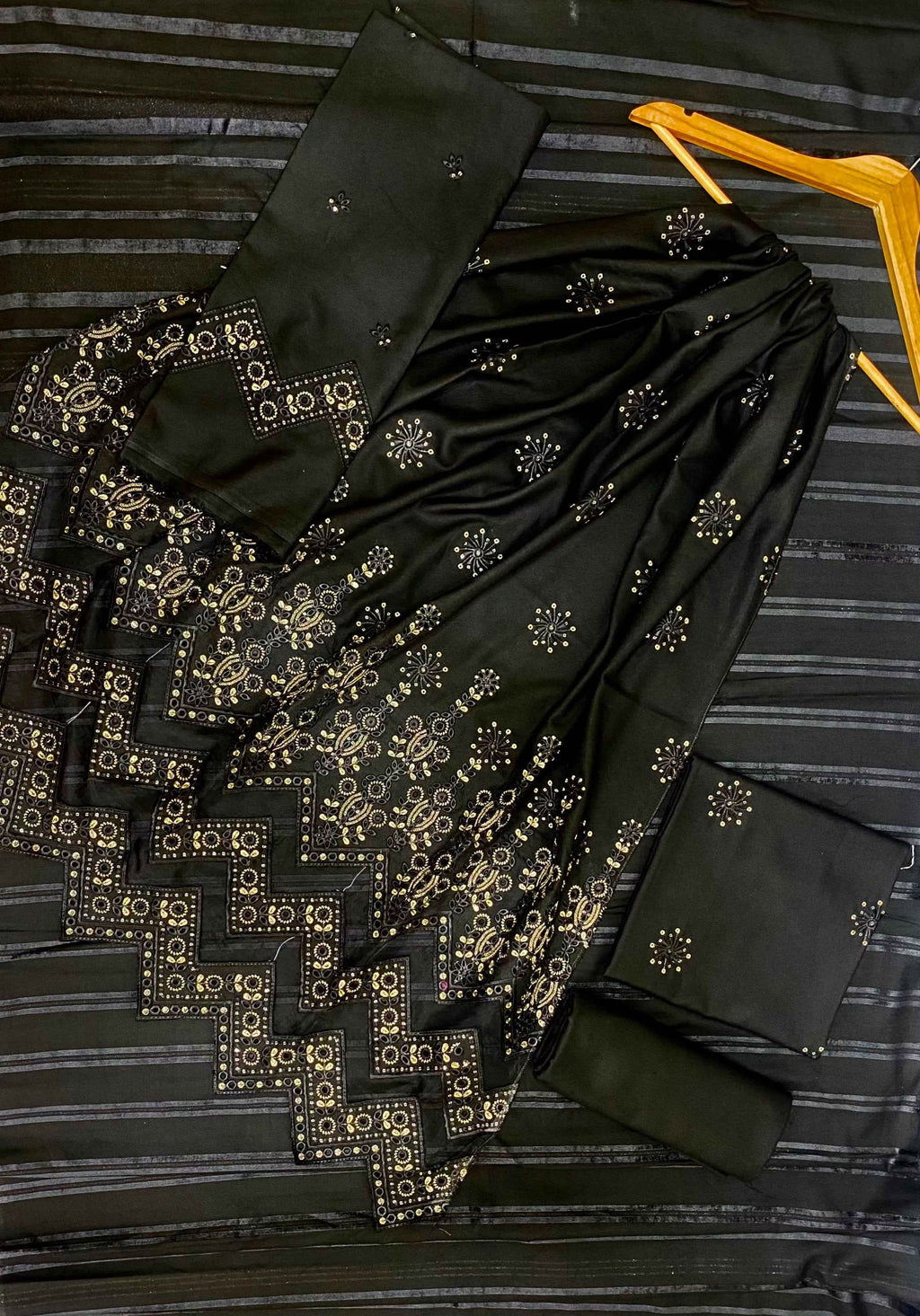 Makhmal | Luxury Embroidered | Dhanak