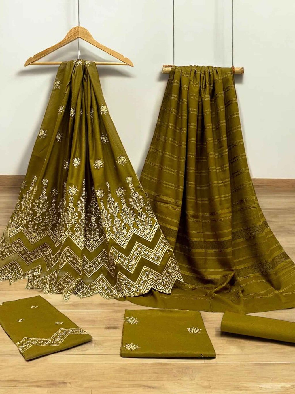 Makhmal | Luxury Embroidered | Dhanak